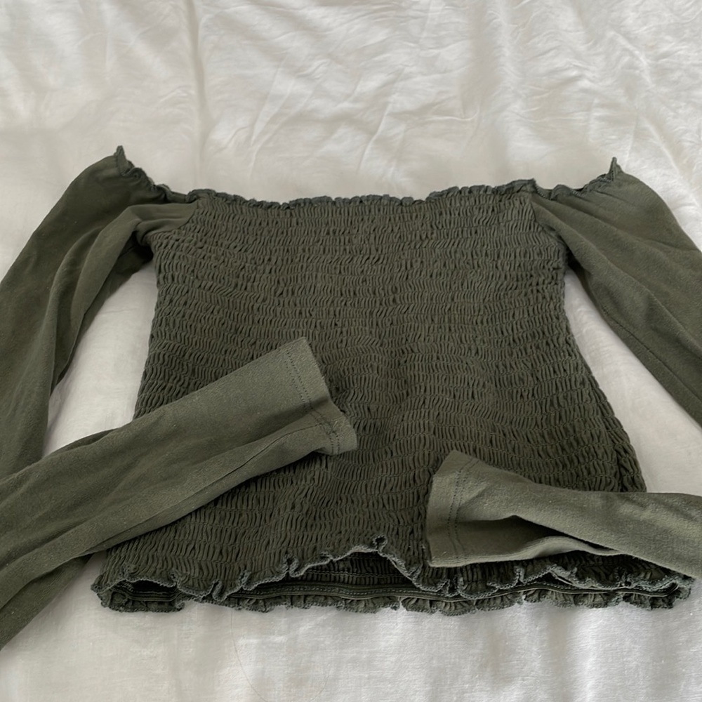 Hollister green top